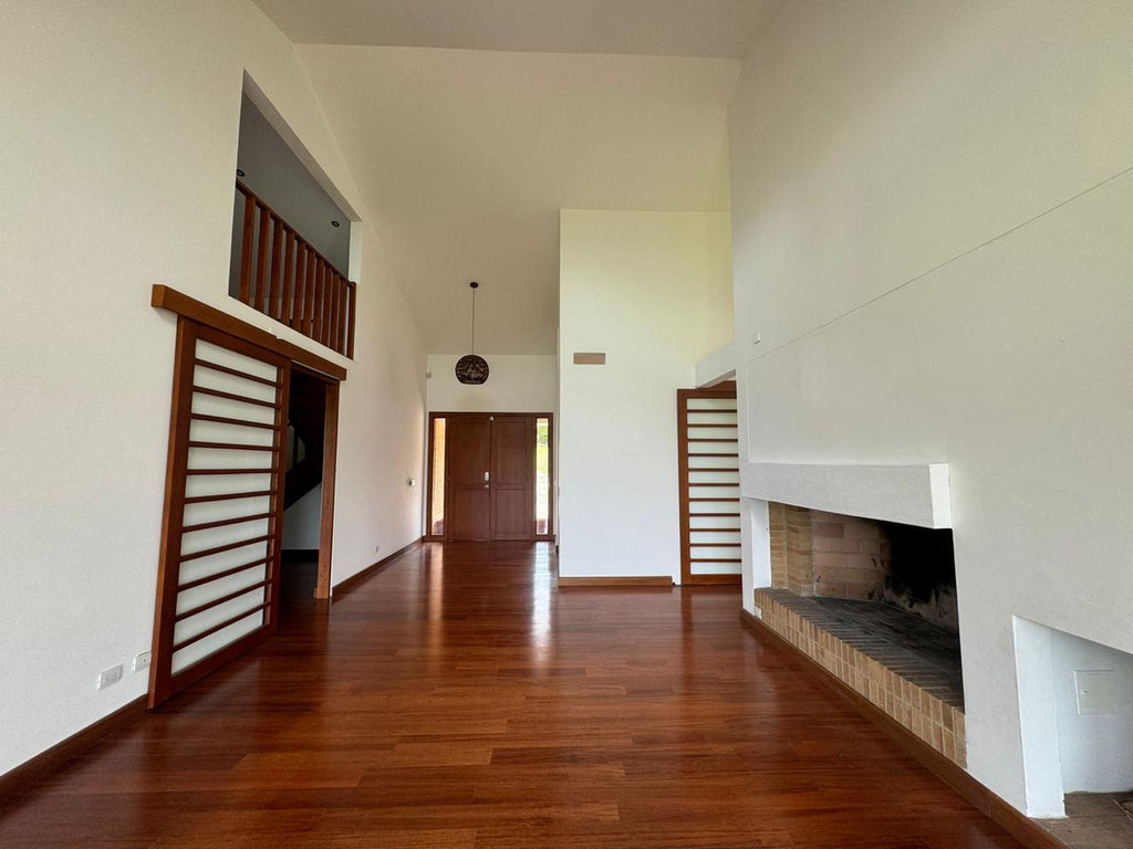 Casa Campestre Sofrópolis | Exclusiva Residencia — Venta y Arriendo