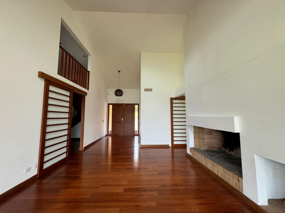 Casa Campestre Sofrópolis | Exclusiva Residencia — Venta y Arriendo
