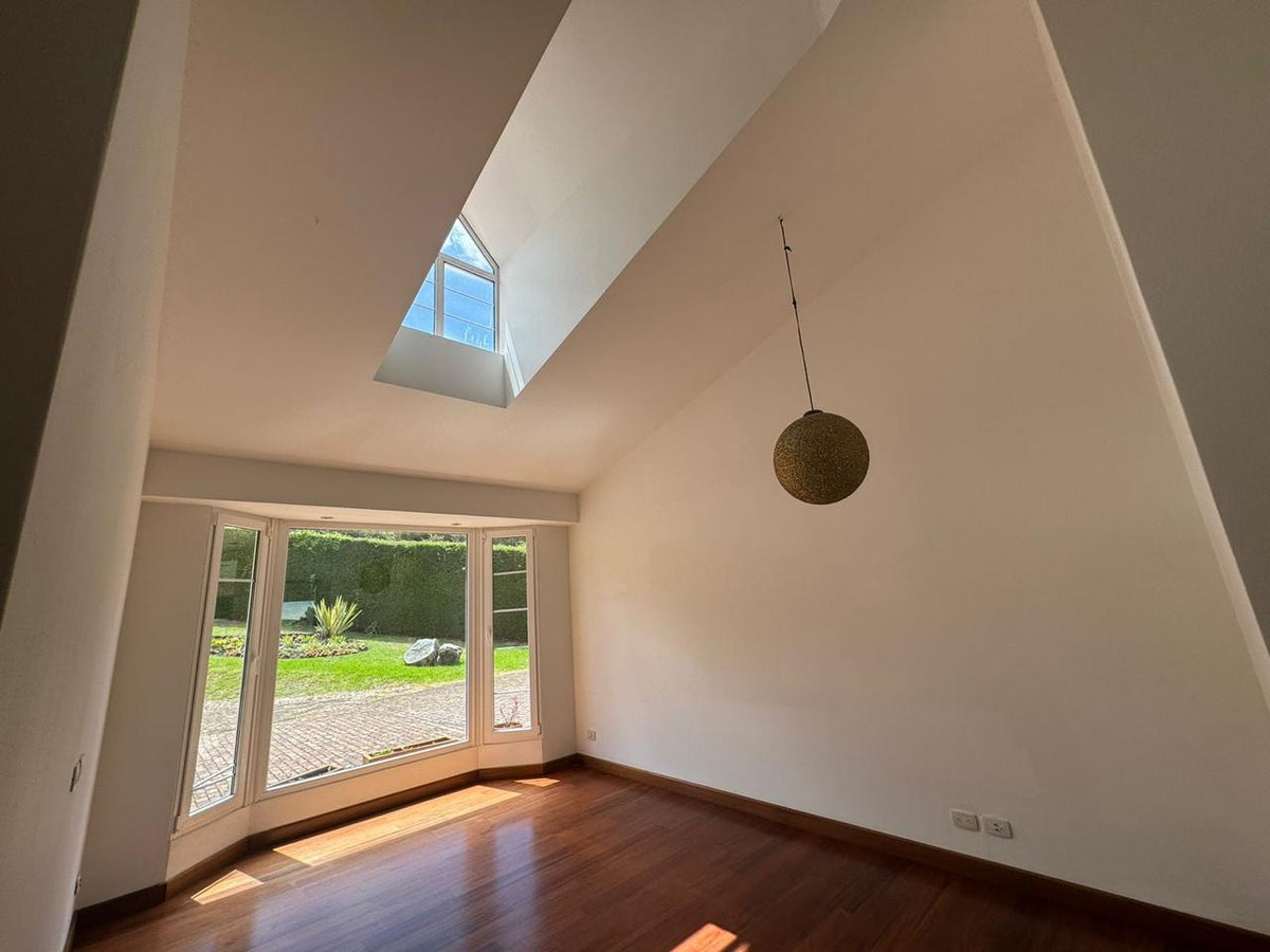 Casa Campestre Sofrópolis | Exclusiva Residencia — Venta y Arriendo