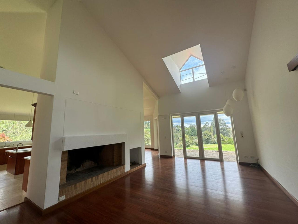 Casa Campestre Sofrópolis | Exclusiva Residencia — Venta y Arriendo
