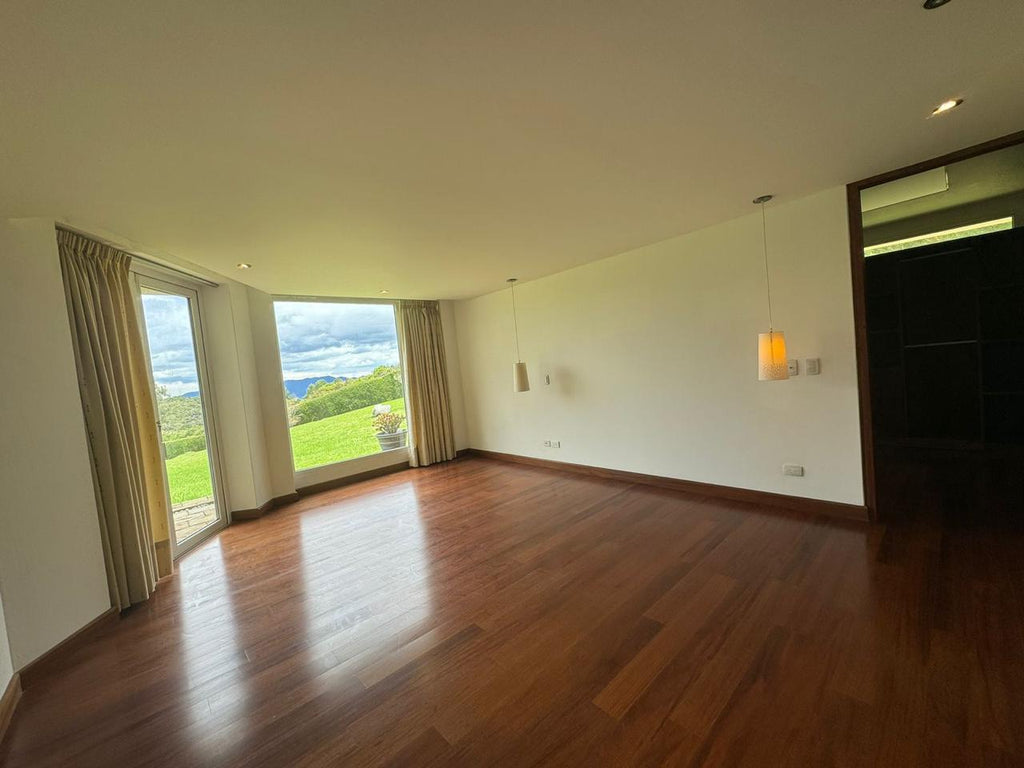 Casa Campestre Sofrópolis | Exclusiva Residencia — Venta y Arriendo