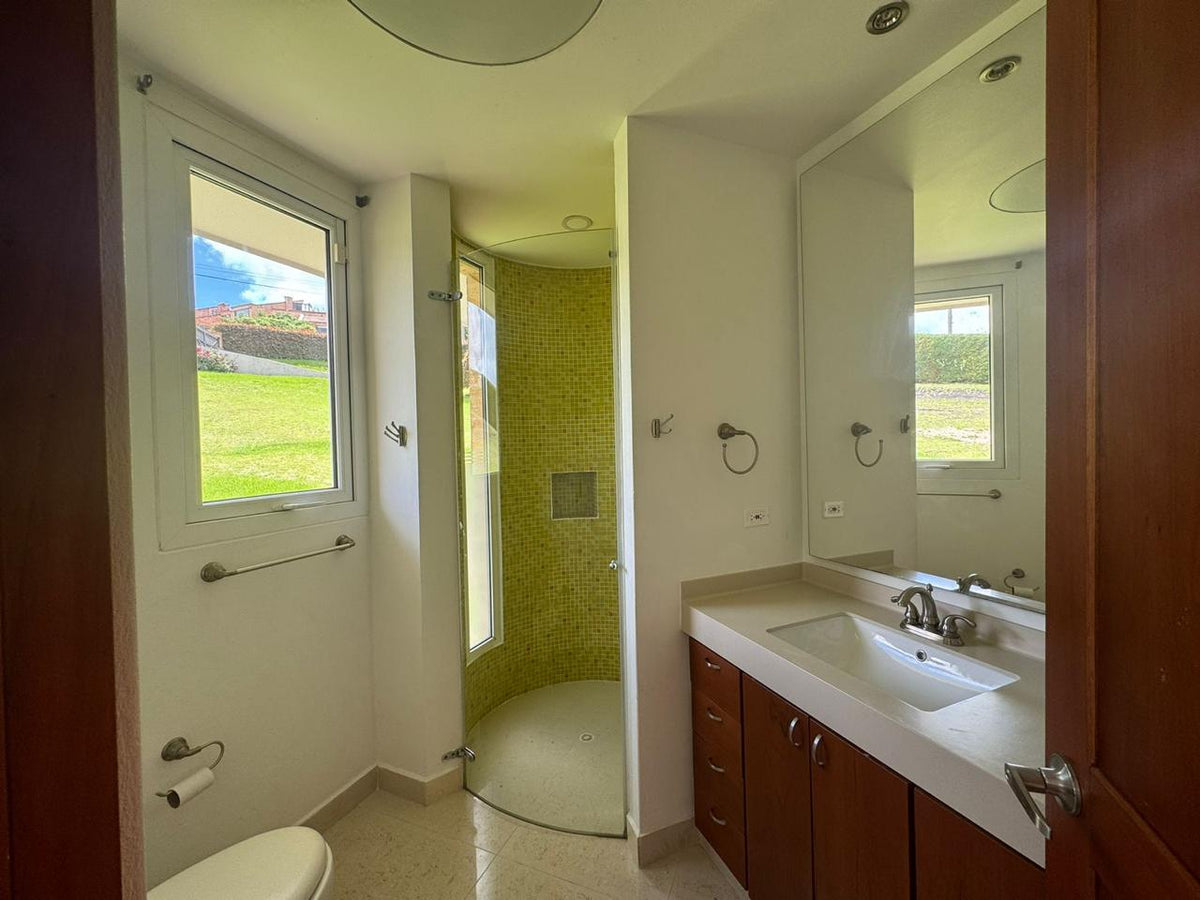Casa Campestre Sofrópolis | Exclusiva Residencia — Venta y Arriendo