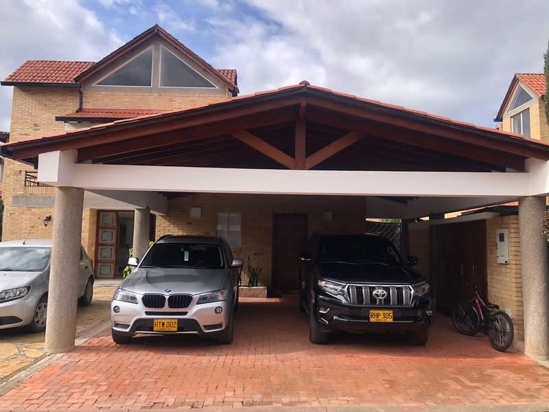 Casa de Lujo en Chía Cundinamarca – Milla de Oro