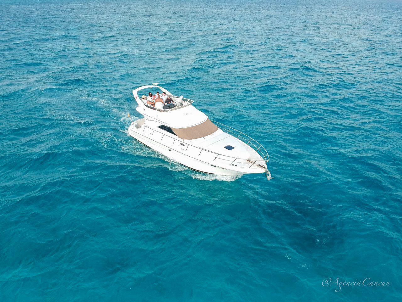 Sea Ray 47 – Alquiler de Yate de Lujo en Cancún