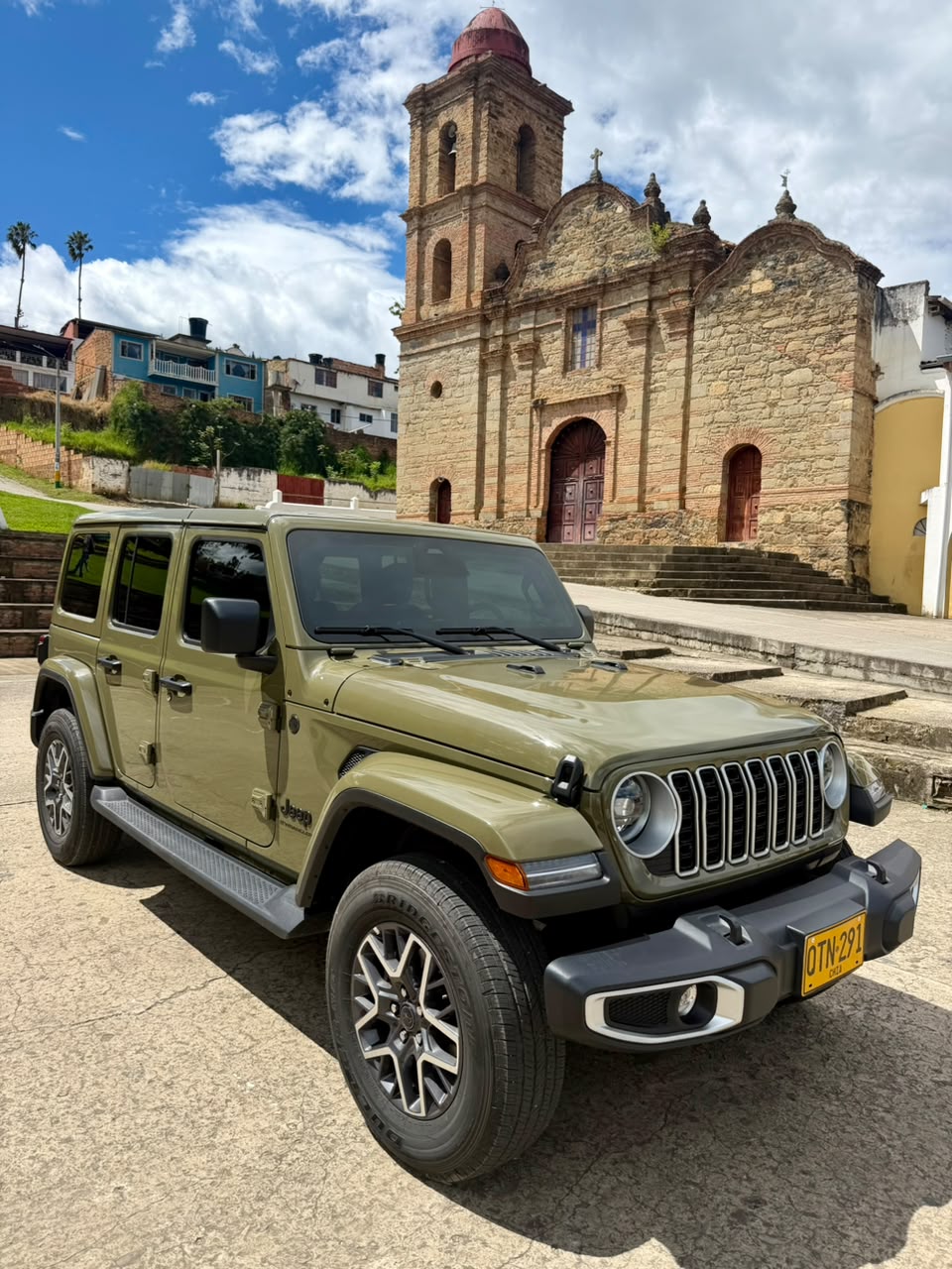 Jeep Wrangler Sahara 2.0 Gasolina 2026 – 250 km | Prácticamente Nueva