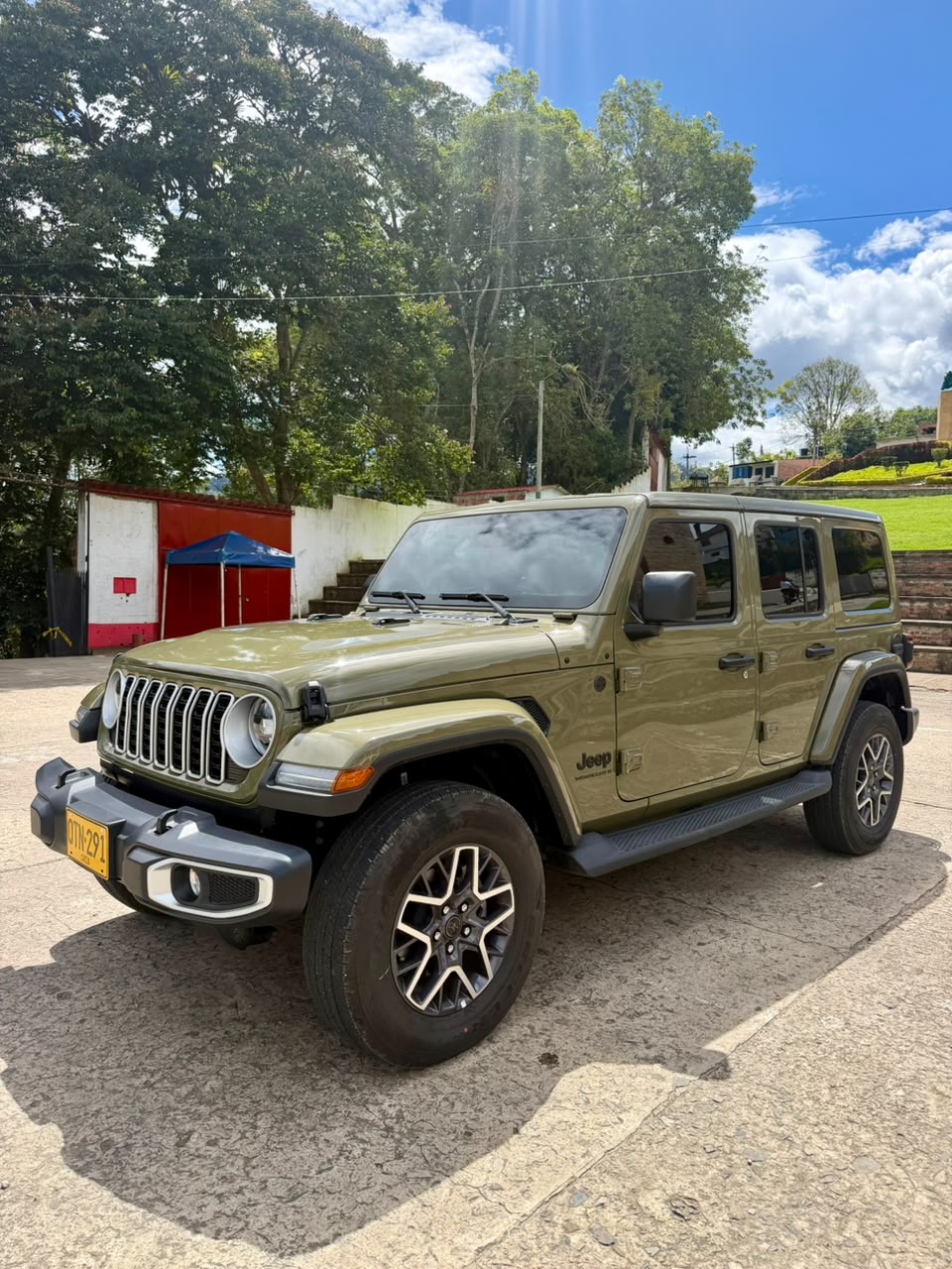 Jeep Wrangler Sahara 2.0 Gasolina 2026 – 250 km | Prácticamente Nueva