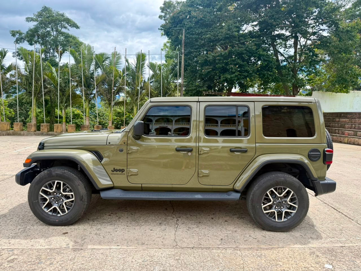 Jeep Wrangler Sahara 2.0 Gasolina 2026 – 250 km | Prácticamente Nueva