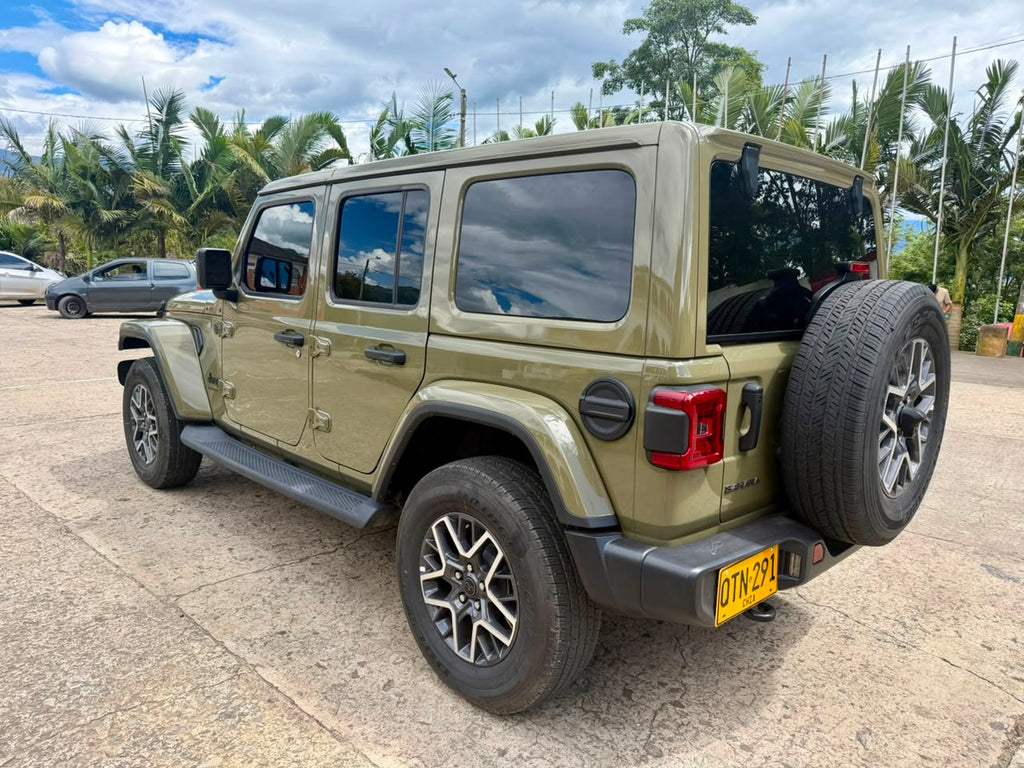 Jeep Wrangler Sahara 2.0 Gasolina 2026 – 250 km | Prácticamente Nueva