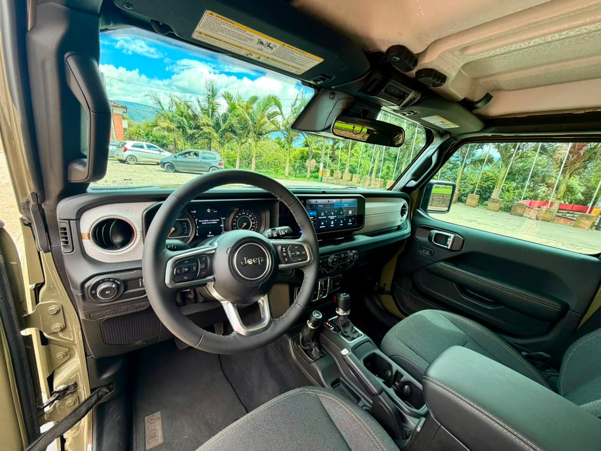 Jeep Wrangler Sahara 2.0 Gasolina 2026 – 250 km | Prácticamente Nueva