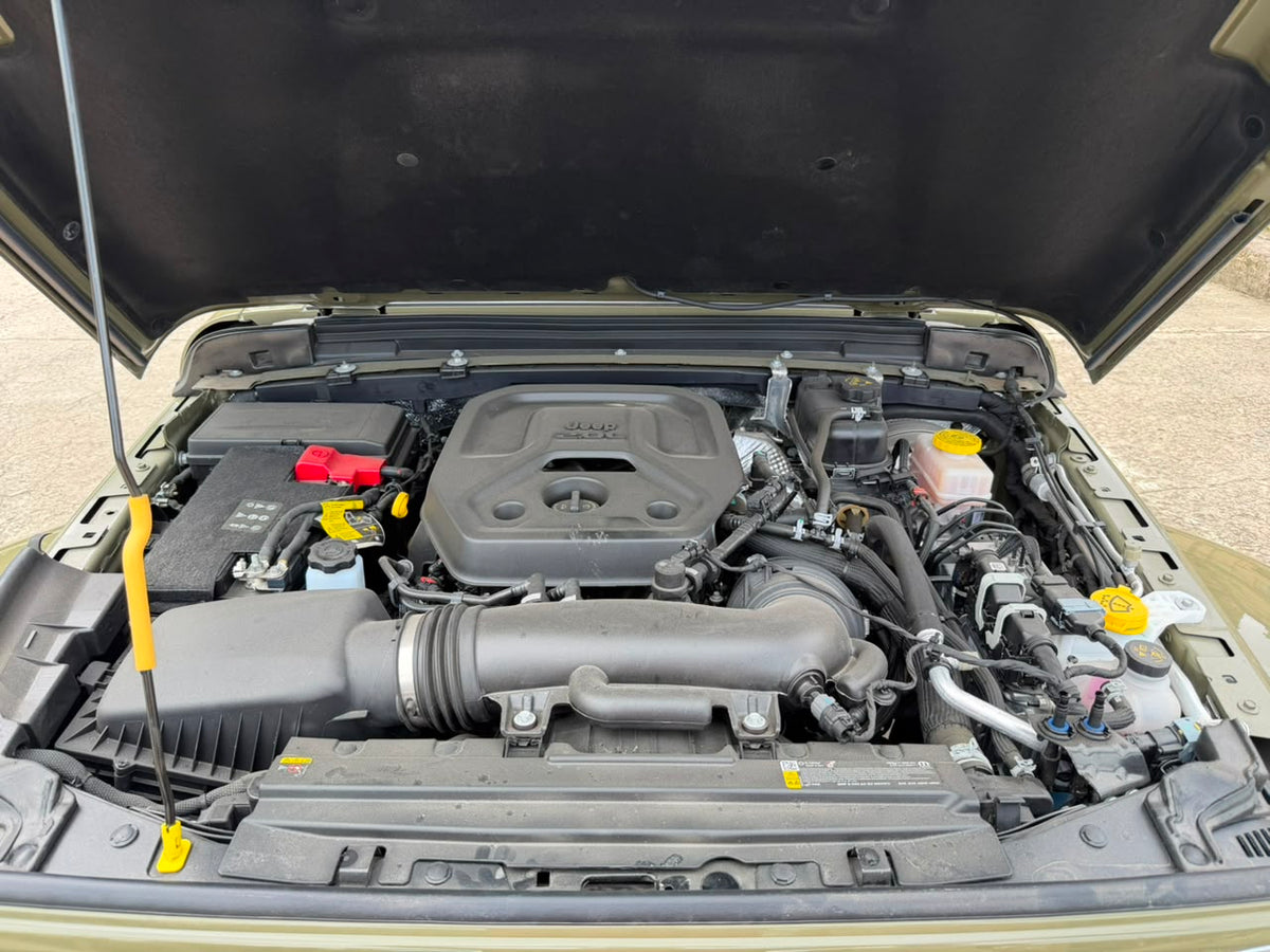 Jeep Wrangler Sahara 2.0 Gasolina 2026 – 250 km | Prácticamente Nueva