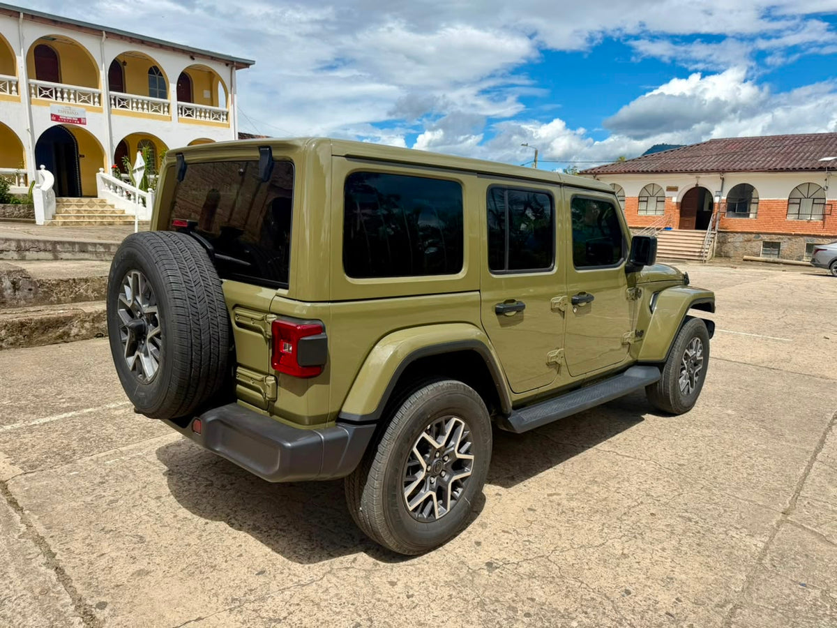 Jeep Wrangler Sahara 2.0 Gasolina 2026 – 250 km | Prácticamente Nueva