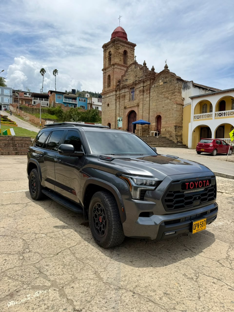 Toyota Sequoia TRD Pro Híbrida 2026 – 5.500 km | Todo Incluido