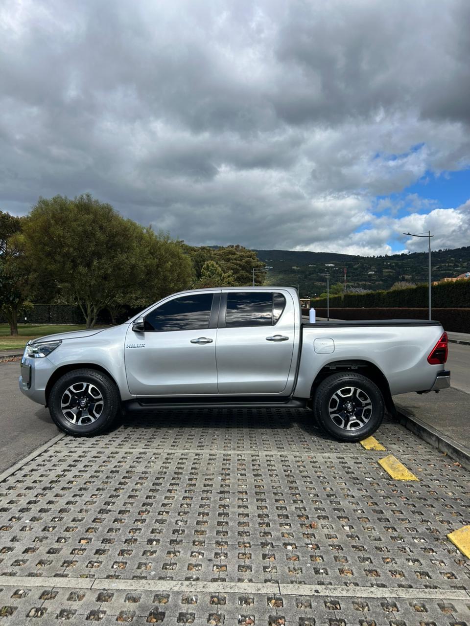 Toyota Hilux SRX 4x4 Diésel 2.8 2022 – Blindaje Nivel 2 Plus | 90.000 km | Papeles al Día
