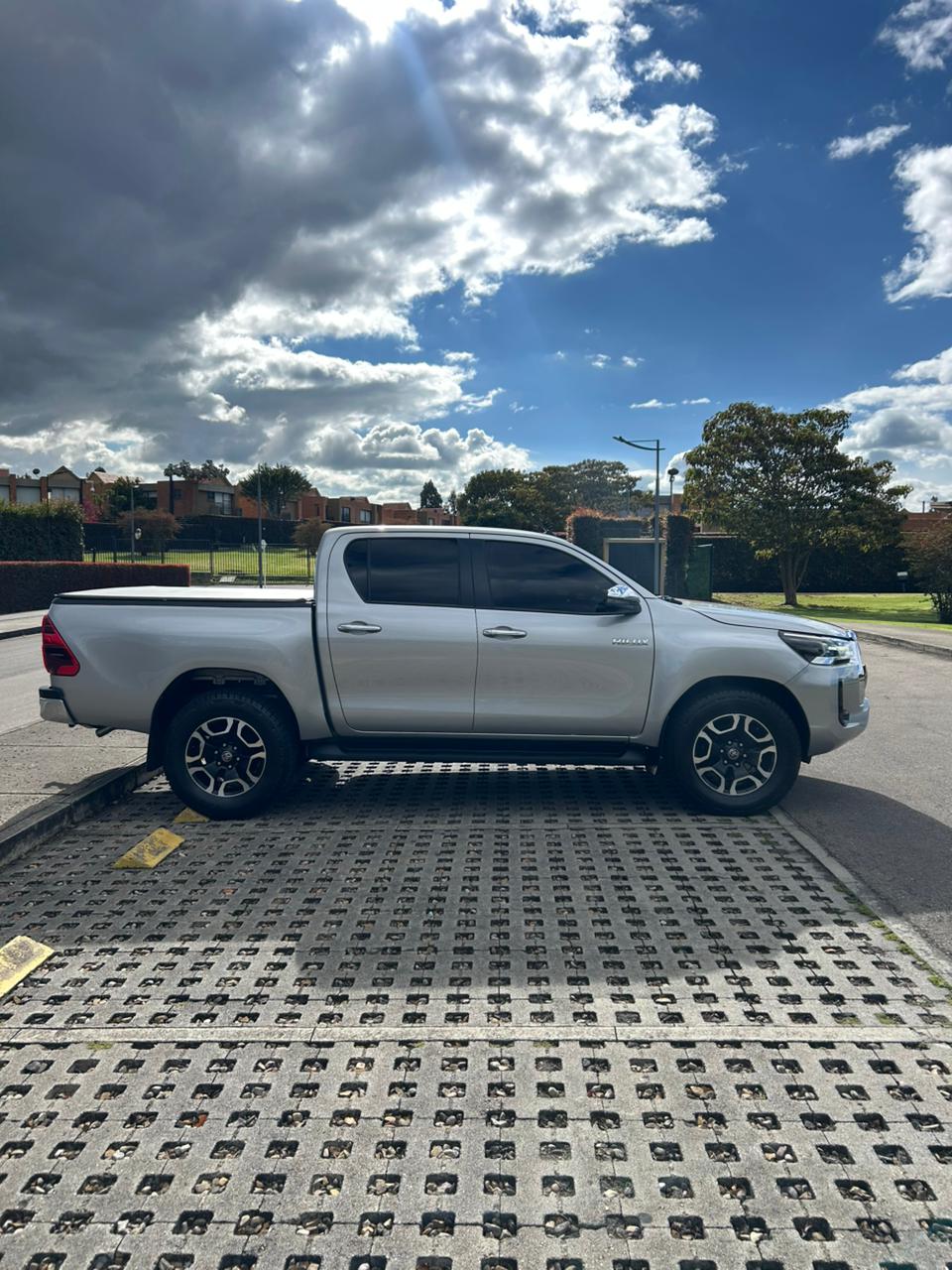 Toyota Hilux SRX 4x4 Diésel 2.8 2022 – Blindaje Nivel 2 Plus | 90.000 km | Papeles al Día