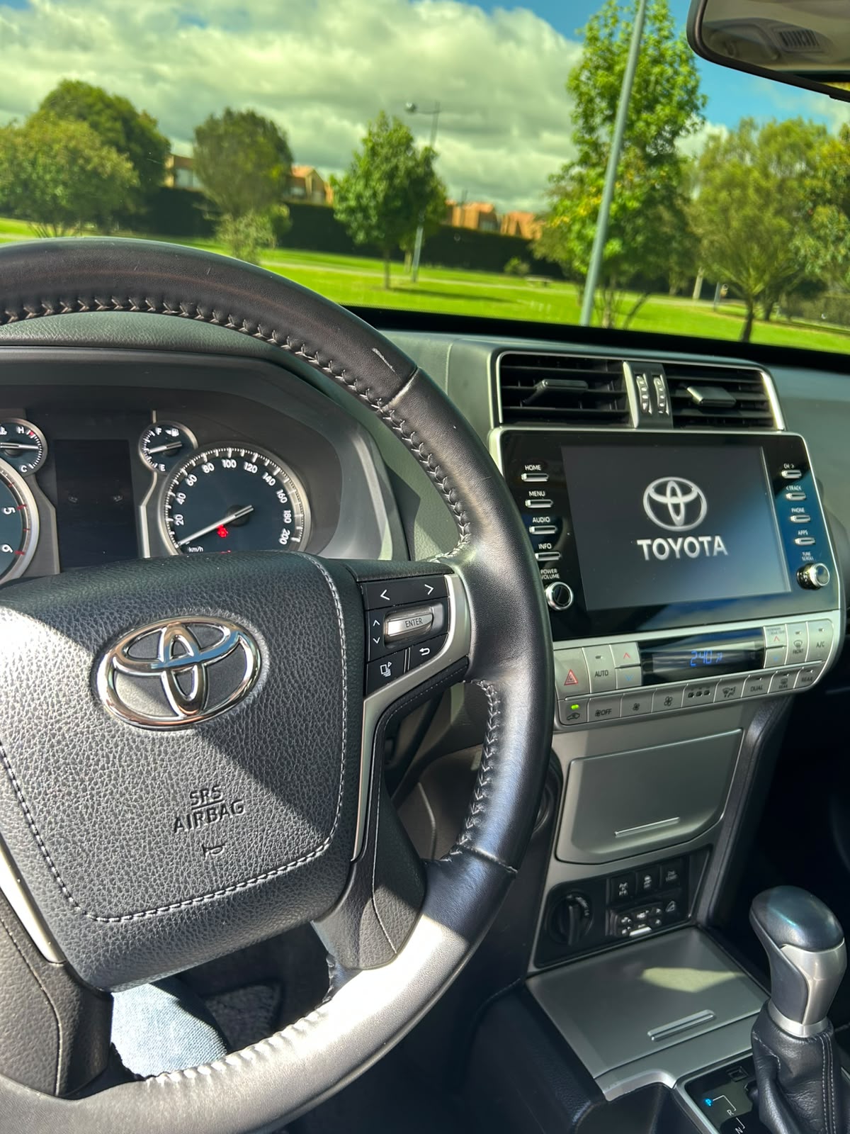 Toyota Land Cruiser TXL Diesel 2024 – Blindada Nivel 2 Plus | Gris Ratón