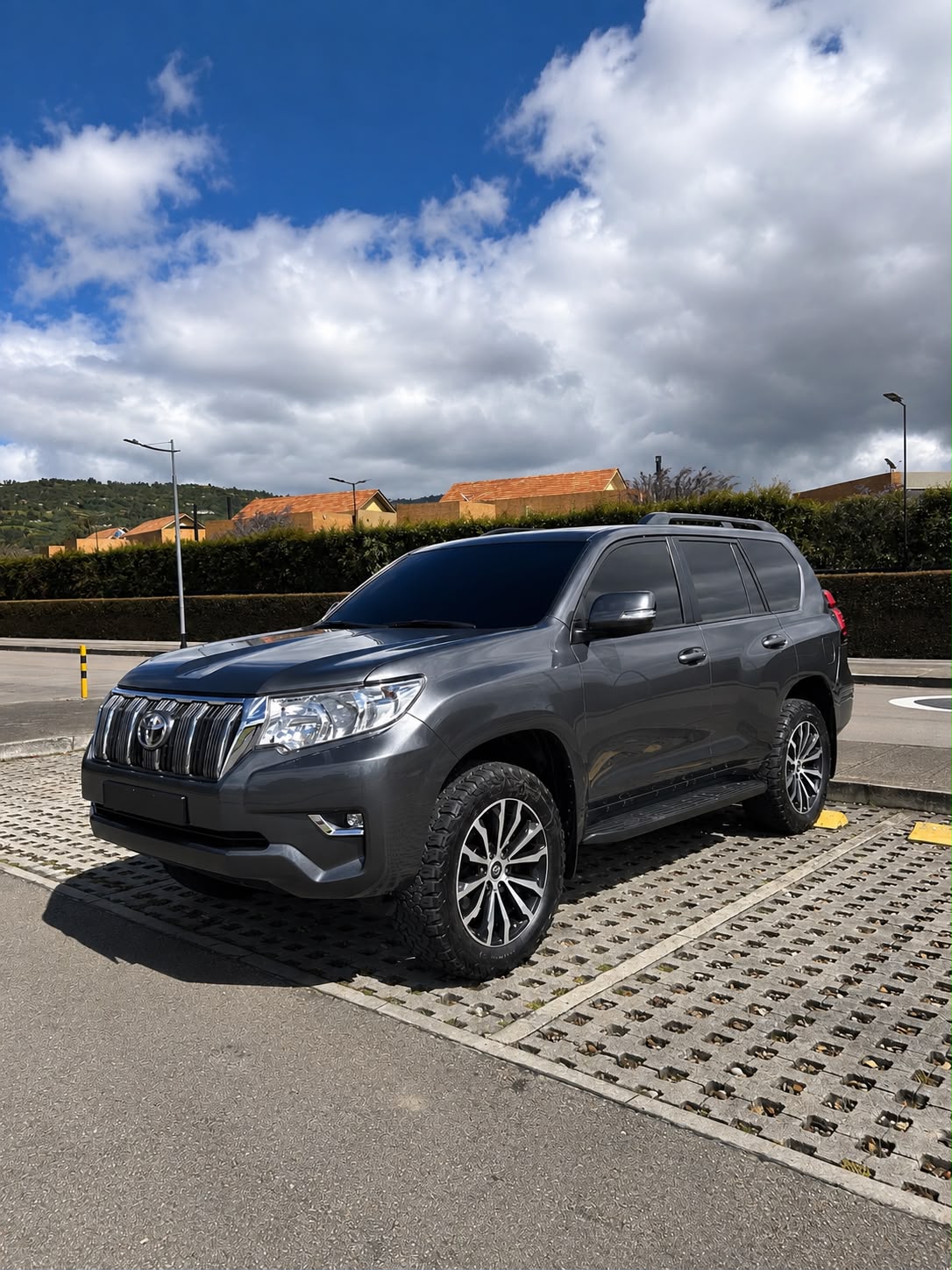 Toyota Land Cruiser TXL Diesel 2024 – Blindada Nivel 2 Plus | Gris Ratón