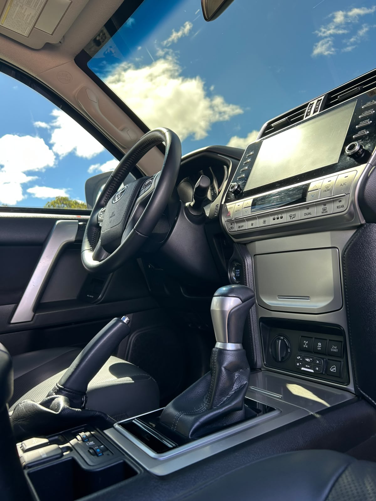 Toyota Land Cruiser TXL Diesel 2024 – Blindada Nivel 2 Plus | Gris Ratón
