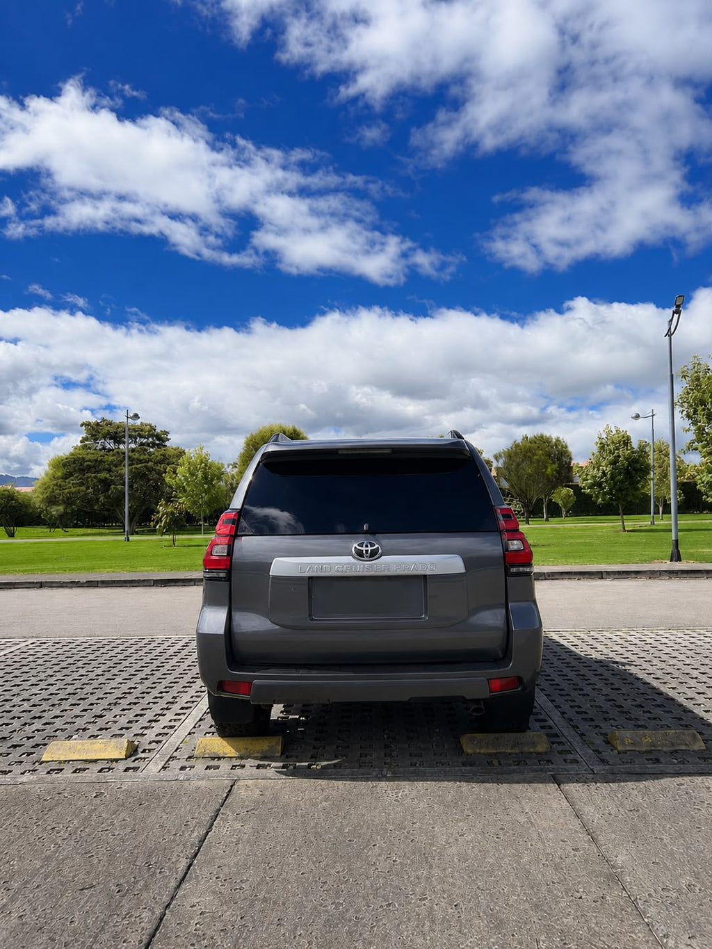 Toyota Land Cruiser TXL Diesel 2024 – Blindada Nivel 2 Plus | Gris Ratón