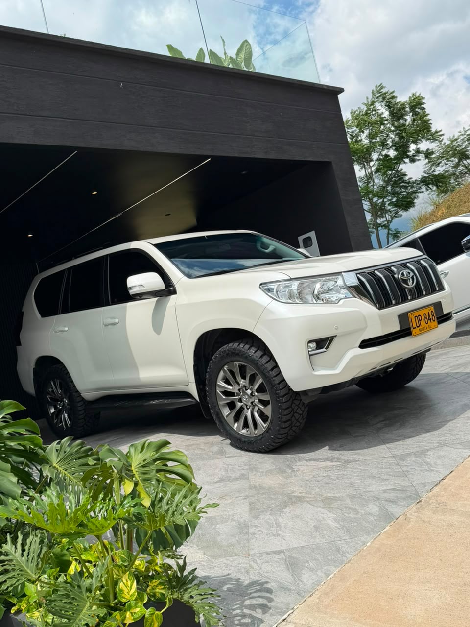 Toyota Land Cruiser Prado TXL 2024 | Blanco Perla | 2.8L Diesel 4x4